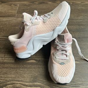 Sorel pink Kinetic Renegade Platforms Sneakers Size 9.5 Womens